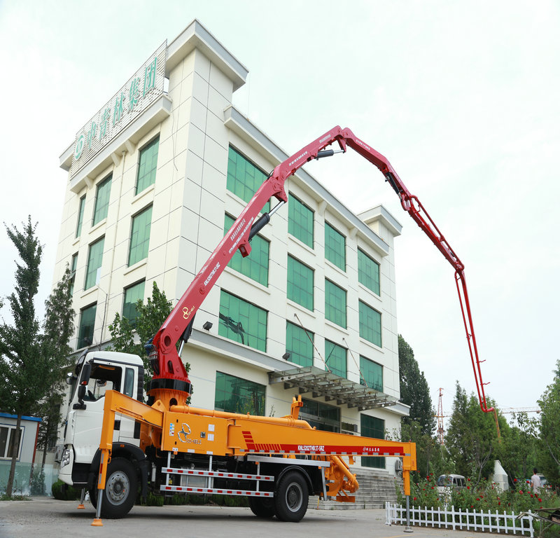 Q小型混凝土泵車。天泵，混凝土泵車