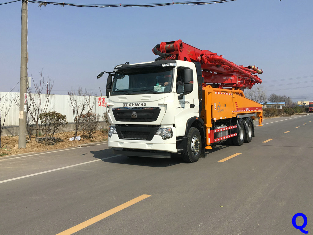 小型混凝土泵車，青島科尼樂(lè)混凝土泵車，天泵，