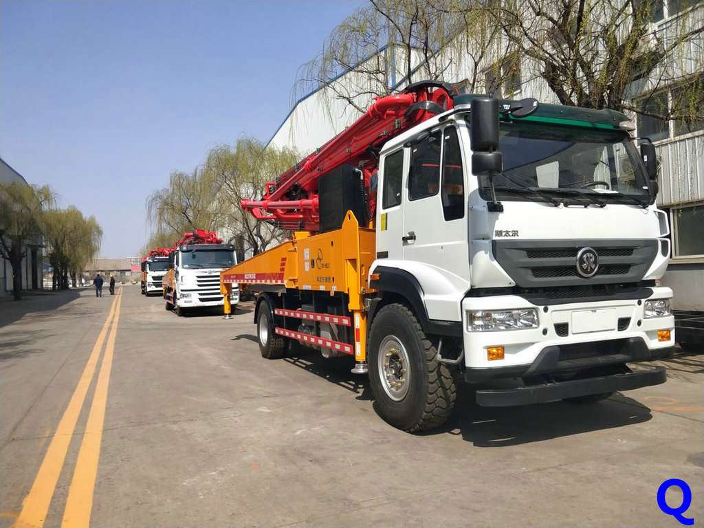 小型混凝土泵車，天泵，小型泵車，混凝土泵車