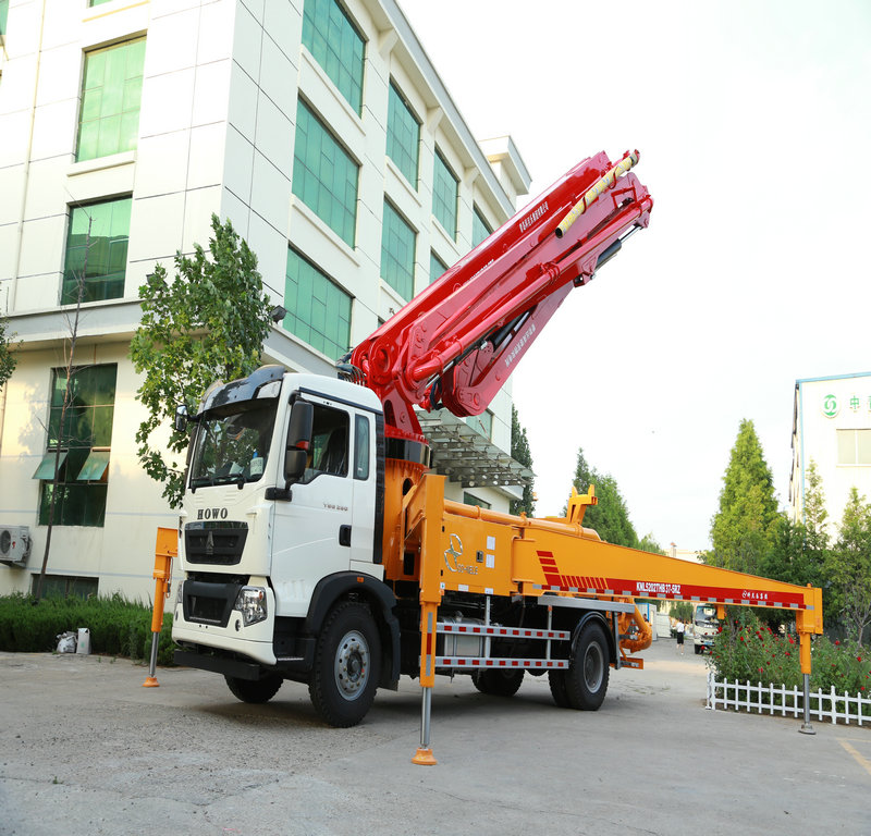 混凝土臂架泵車，小型混凝土泵車，天泵，泵車，小型泵車