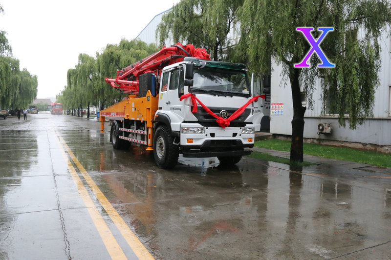 小型泵車